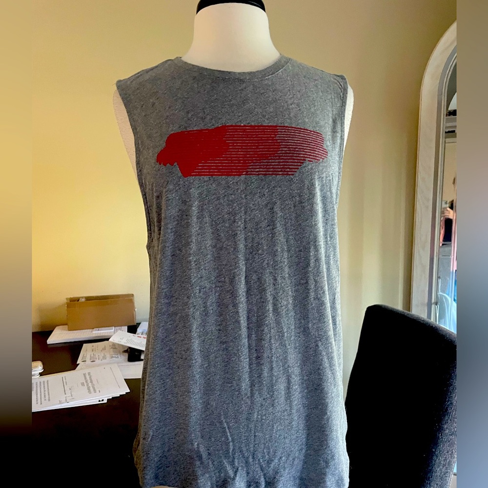 Mens gray fox brand sleeveless gray top size Medium EUC tank racing